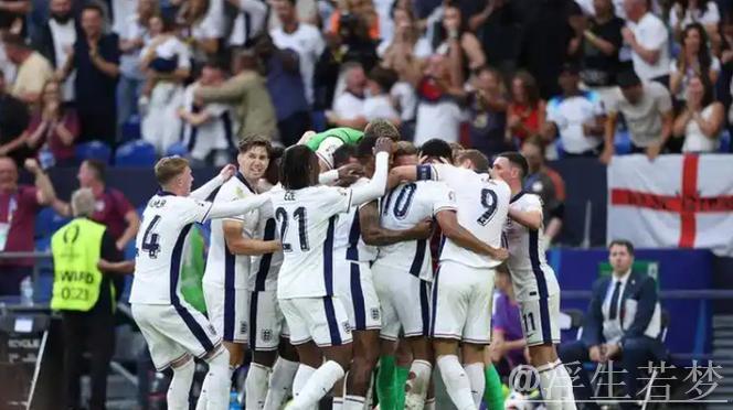 林加德在首尔足球俱乐部告别战中破门，前曼联和英格兰中场闪耀全场